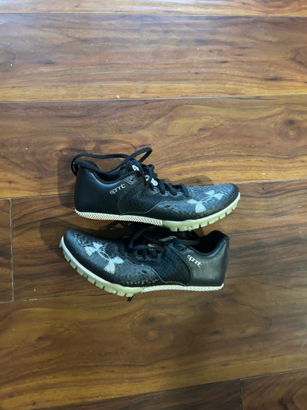 Under Armour Black Athletic Men's Shoes, kick sprint, 8.5 men/ 10 women